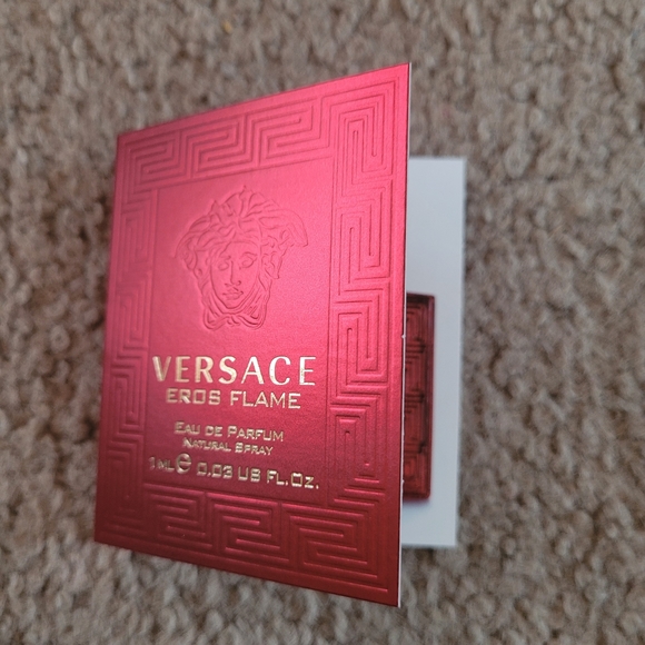 Versace sample - Picture 6 of 8